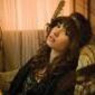 demi-lovato-422009l-thumbnail_gallery