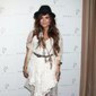 demi-lovato-450928l-thumbnail_gallery