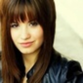 demi-lovato-957672l-thumbnail_gallery