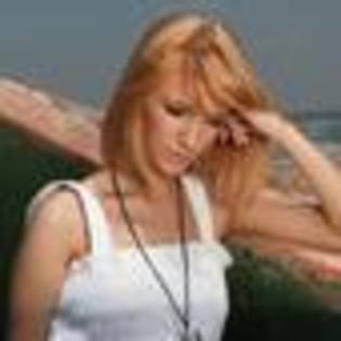 adela-popescu-652545l-thumbnail_gallery