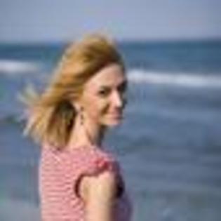 adela-popescu-716521l-thumbnail_gallery