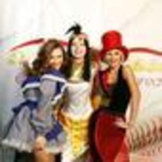 adela-popescu-773362l-thumbnail_gallery