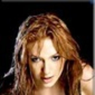 adela-popescu-976819l-thumbnail_gallery