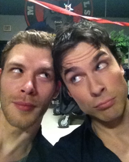 joseph-morgan-ian-somerhalder-the-vampire-diaries-blogvedete_0