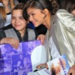 Zendaya_Coleman_1300782656_3 - zendaya si bella