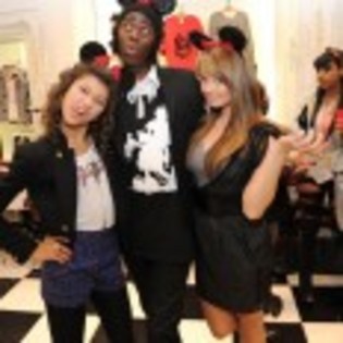Zendaya_Coleman_1300782722_1 - zendaya si bella