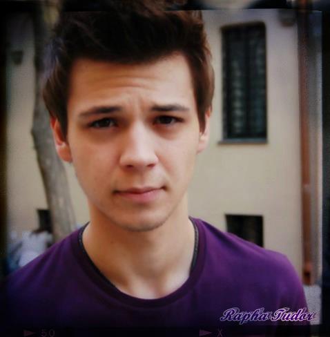 # - Nu, pe pisici. :O3 Oricum, am plecat. - puppy eyes - Pa ! =))