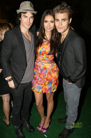 ian-somerhalter-nina-dobrev-paul-wesley-the-vampire-diaries-1