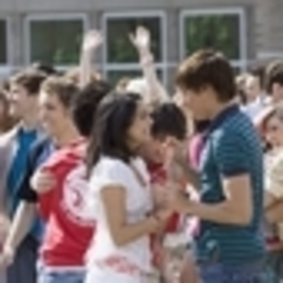 high-school-musical-2-130784l-thumbnail_gallery - VANESSA