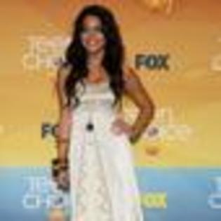 vanessa-hudgens-167145l-thumbnail_gallery - VANESSA