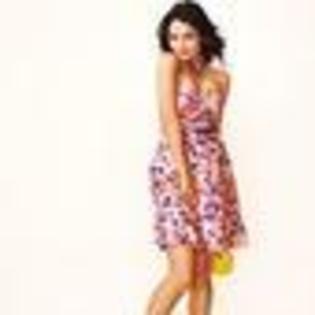 vanessa-hudgens-301120l-thumbnail_gallery