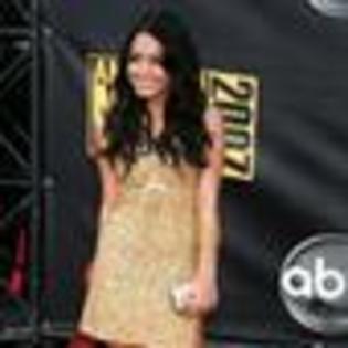 vanessa-hudgens-330693l-thumbnail_gallery