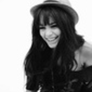vanessa-hudgens-463581l-thumbnail_gallery - VANESSA