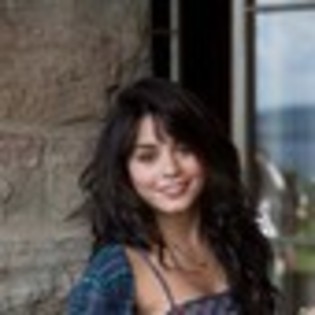 vanessa-hudgens-658489l-thumbnail_gallery - VANESSA