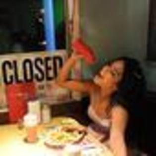 vanessa-hudgens-690830l-thumbnail_gallery