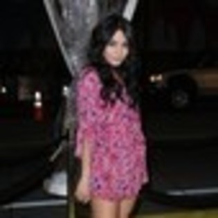 vanessa-hudgens-787311l-thumbnail_gallery