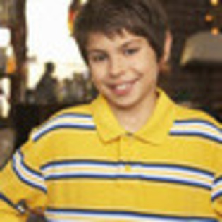 wizards-of-waverly-place-182246l-thumbnail_gallery - Magicieni din waverly place