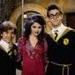 wizards-of-waverly-place-203548l-thumbnail_gallery - Magicieni din waverly place