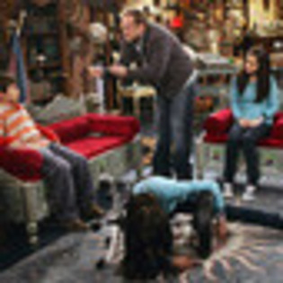 wizards-of-waverly-place-371800l-thumbnail_gallery - Magicieni din waverly place