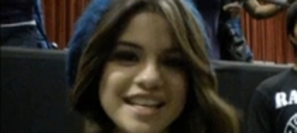 14306562_NTDORMADW - selena gomez 2012