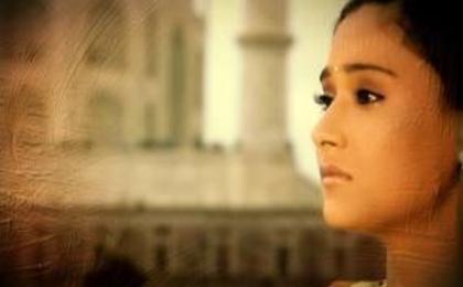 252325_475058969174772_1308047737_n - sara khan10