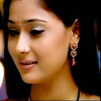 301803_304220659670492_1816732191_n - sara khan10
