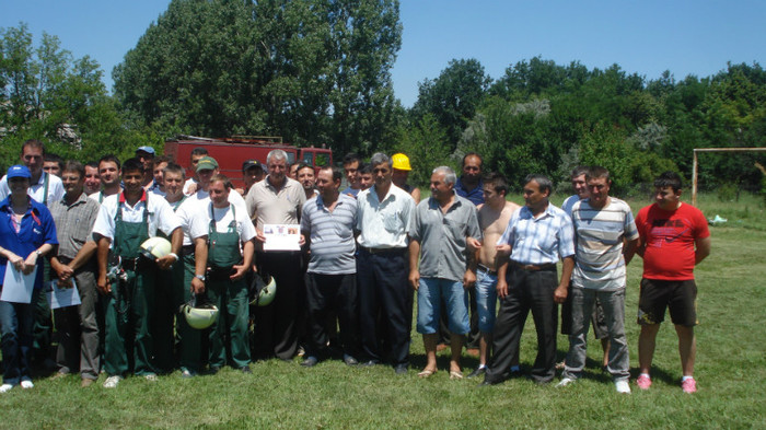 toti concurenti 4 echipe din 4 orase