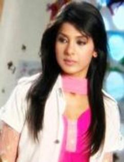 75218987_BTWOXHD - jennifer winget 6