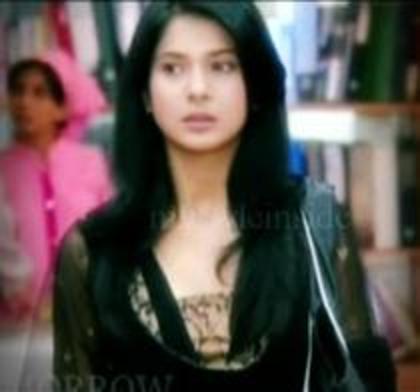 75219036_QURWAEB3 - jennifer winget 6