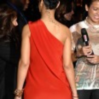 Rihanna_1231372141_0 - rihanna