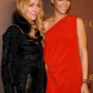Rihanna_1231372144_4 - rihanna