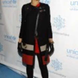 Rihanna_1231372207_4 - rihanna
