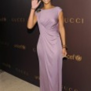 Rihanna_1231372225_2 - rihanna