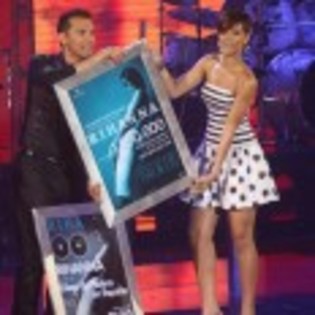 Rihanna_1231372549_1 - rihanna