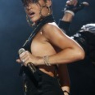 Rihanna_1231372584_1 - rihanna
