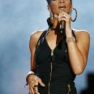 Rihanna_1231372728_0 - rihanna