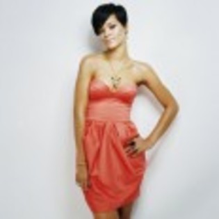 Rihanna_1231372875_1 - rihanna