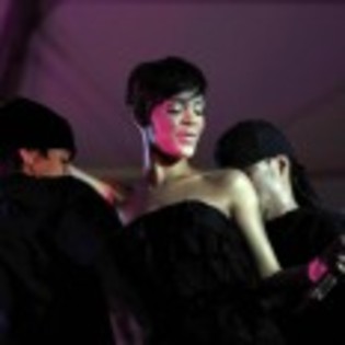Rihanna_1231372933_0 - rihanna