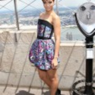 Rihanna_1231373111_4 - rihanna