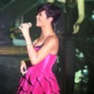 Rihanna_1231373256_2 - rihanna