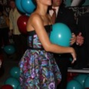 Rihanna_1231373344_2 - rihanna