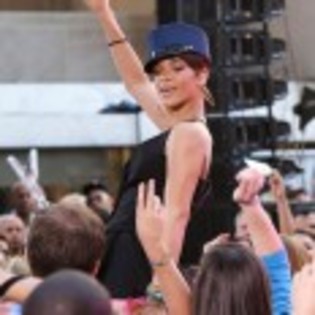 Rihanna_1231373409_0 - rihanna