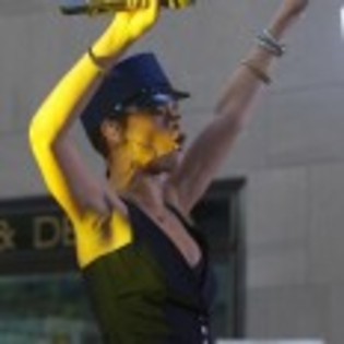 Rihanna_1231373535_0 - rihanna