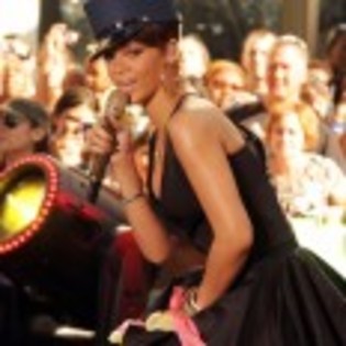 Rihanna_1231373657_2 - rihanna