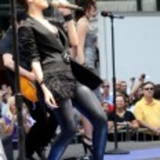 Rihanna_1231373696_0 - rihanna