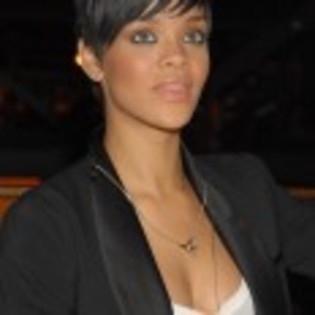 Rihanna_1231373891_4 - rihanna