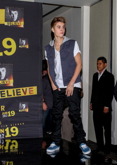 SELENA STAI!!! [si fuge dupa ea] - xX Episodul 11 Xx