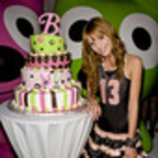 bella-thorne-258812l-thumbnail_gallery - BELLE 2012