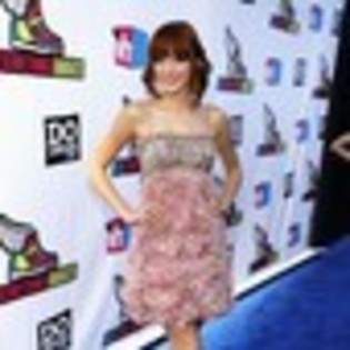 bella-thorne-473138l-thumbnail_gallery