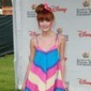 bella-thorne-560732l-thumbnail_gallery